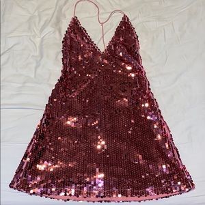 Backless sequin dress 🌺